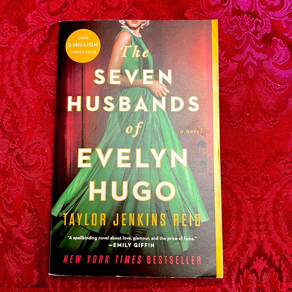 The Seven Husbands of Evelyn Hugo by Taylor Jenkins Reid NewYorkTimes Bestseller